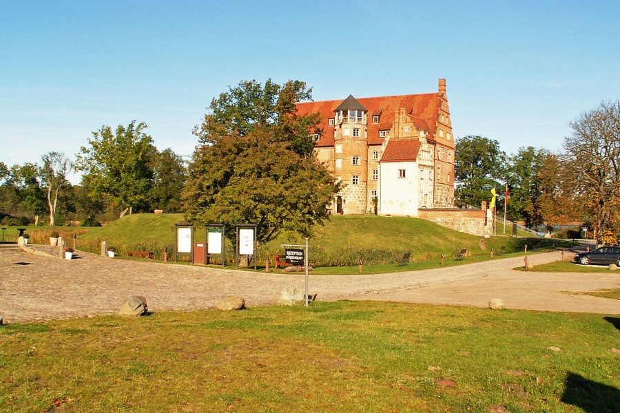 Schloss mit Cafè und Restaurant in Ulrichshusen