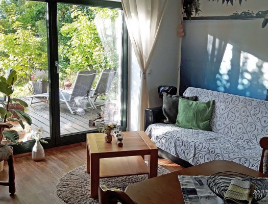 Couch und Übergang zur Terrasse