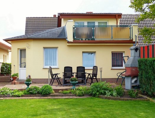 Ferienhaus mit Liegewiese und Terrasse